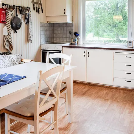 Dom wakacyjny Stunning In Enebakk With Kitchen